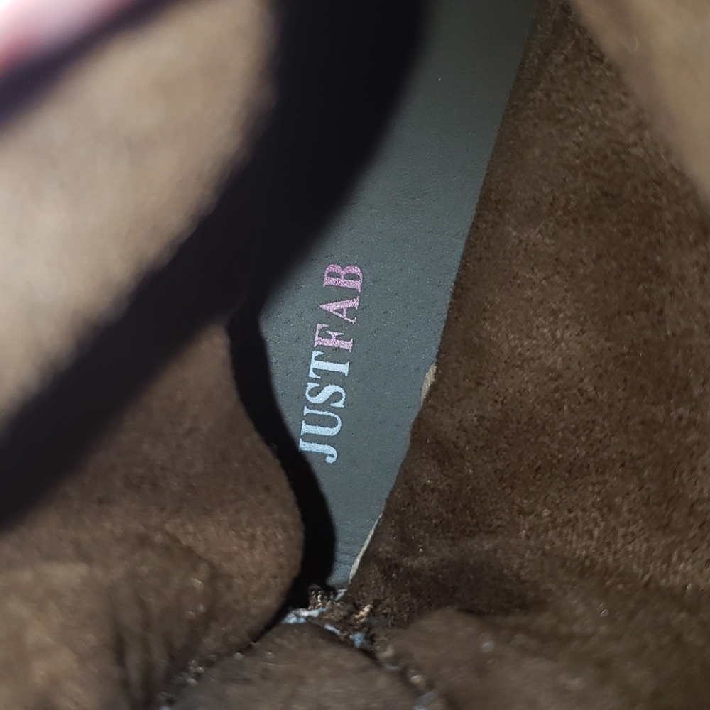 Boots - Picture 4 of 5